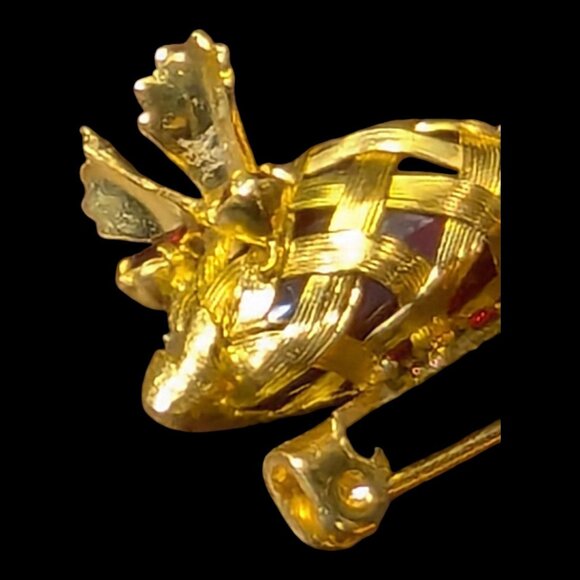 Vintage 1960's Gold Tone Mouse Pin Red Rhinestone Eyes Woven Body w/ Moving Tail - Picture 4 of 7